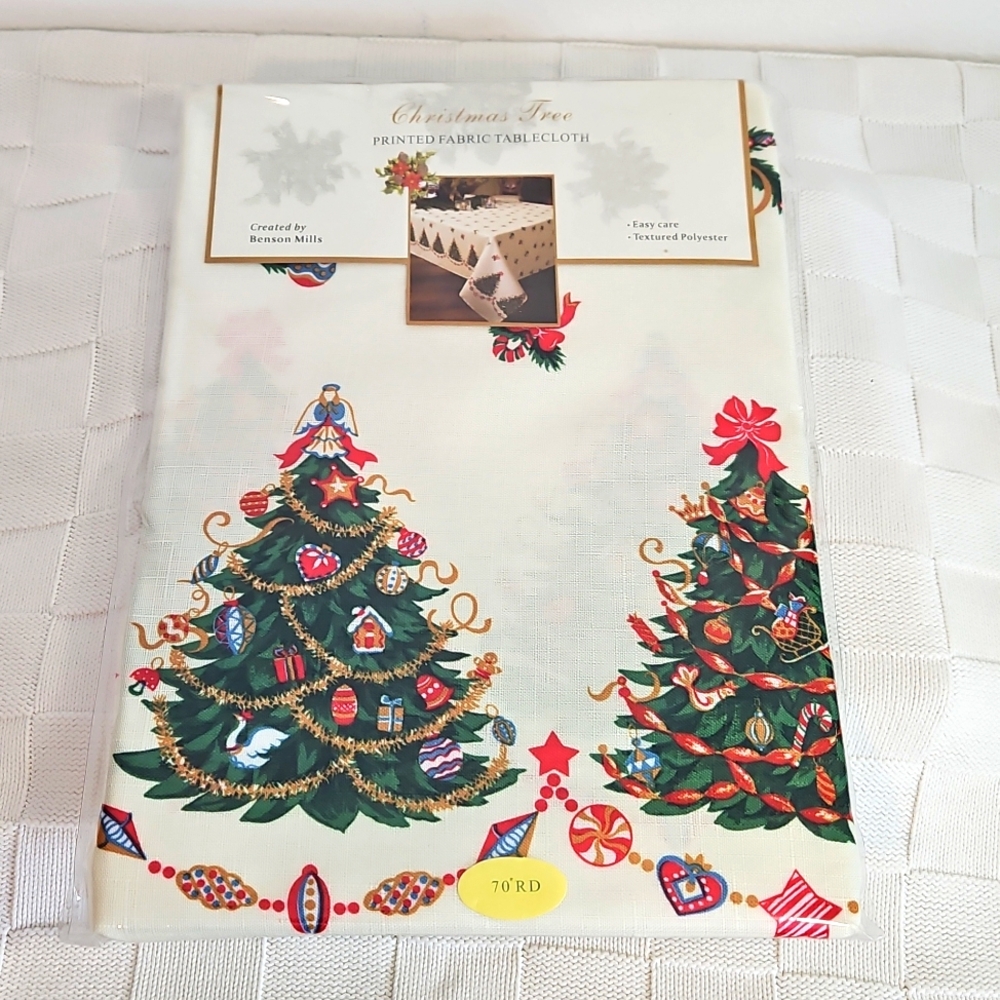 Christmas Tree 70" Round Tablecloth NIP